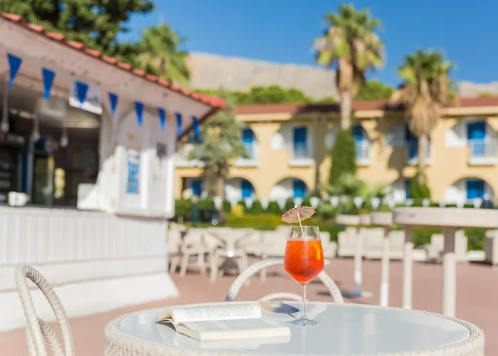 Perla Del Golfo מלון טראסיני