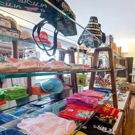 Perla Del Golfo Hotel