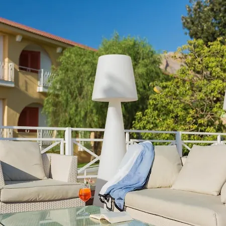 Perla Del Golfo Hotel 3*