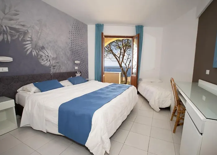 Perla Del Golfo 酒店