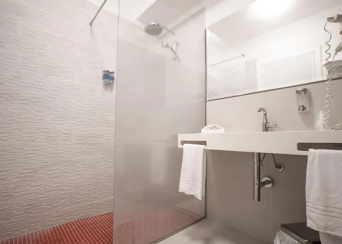 Perla Del Golfo 酒店 3*