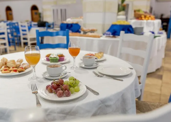 Perla Del Golfo 酒店 3*