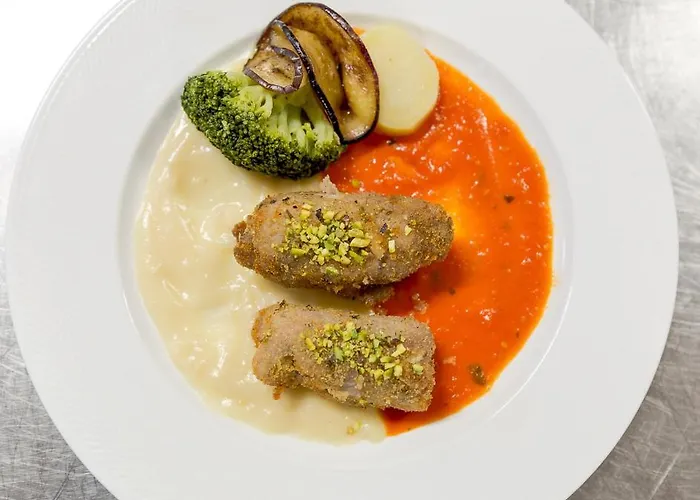 Perla Del Golfo 酒店 3*