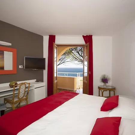 Perla Del Golfo Hotel 3*